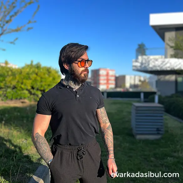 Ben EREN, yanına taşınacağım ev arkadaşı arıyorum