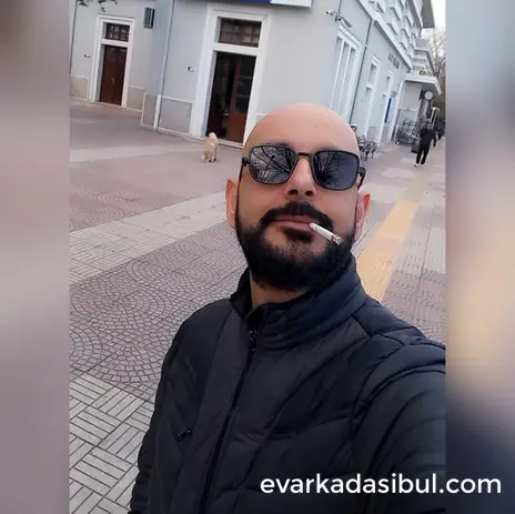 Ben uğur, evimi paylaşacak ev arkadaşı arıyorum